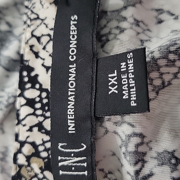 Internation Concepts INC Women's Black and White Snake Print Top Size XXL NWT - Picture 10 of 11